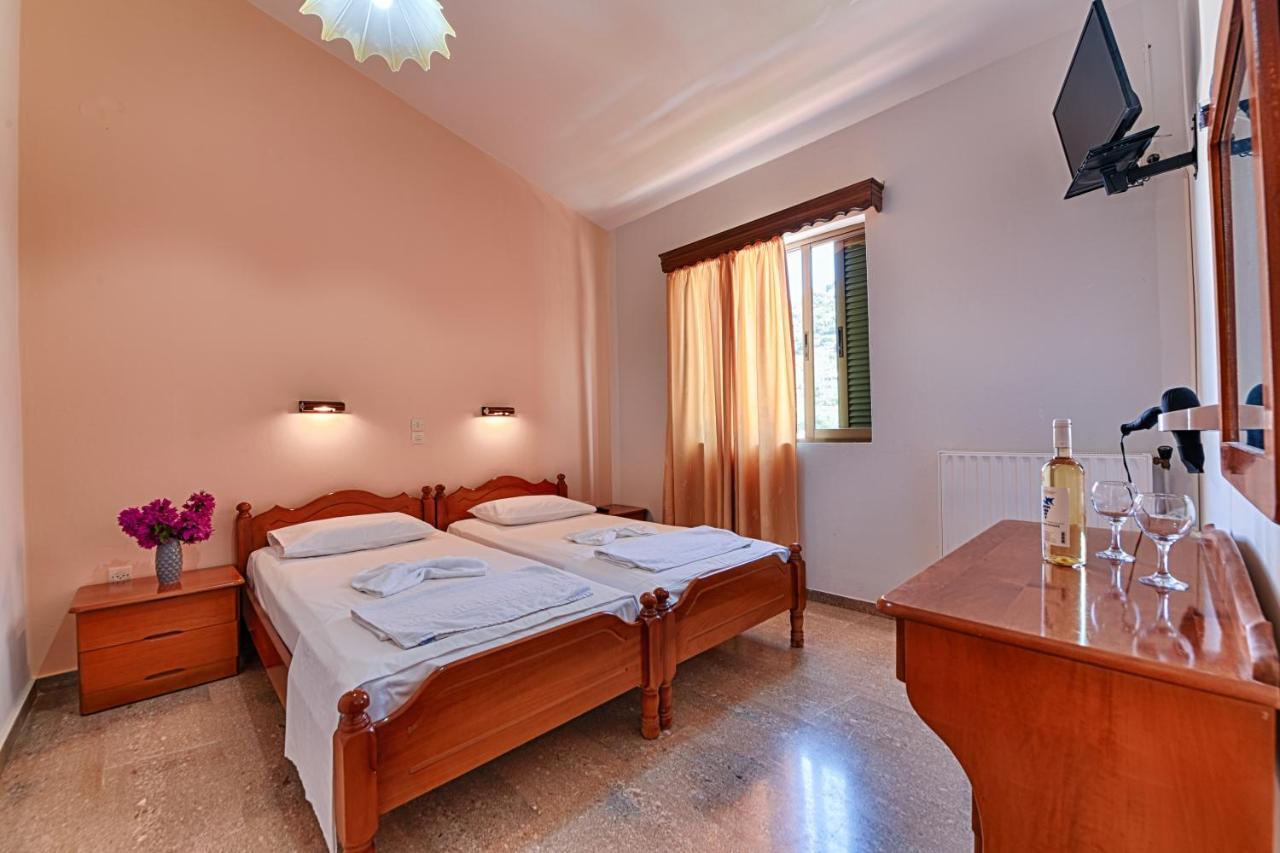 Ionis Hotel Troianata Exterior photo